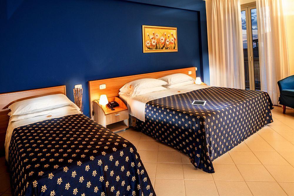 Riviera Del Sole Hotel Resort Spa Piraino Exterior foto
